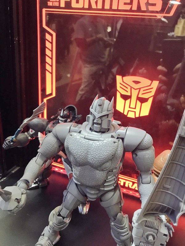 Tokyo Comic Con Transformers Display Photos With MP41 Dinobot, Street Fighter X Transformers 05 (5 of 16)